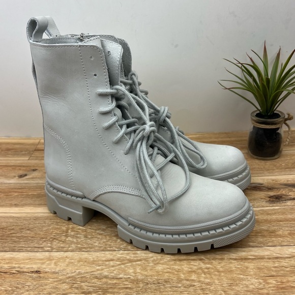 Steve Madden Jamisyn Lace-Up Boot sz 8 - Picture 4 of 11